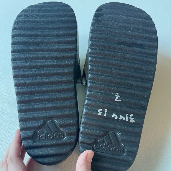 39 Farm Rio x Adidas Platform Slides - Picture 6 of 10